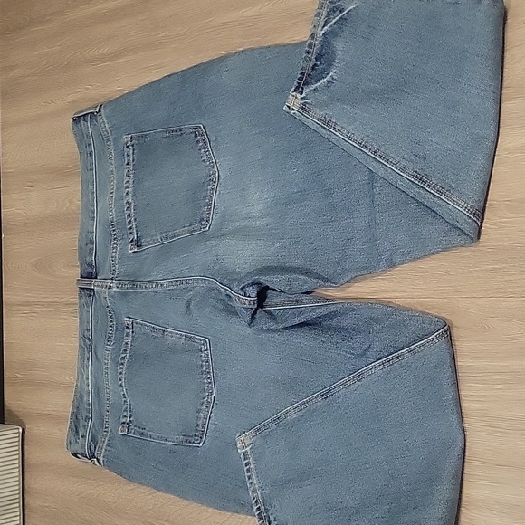 Old Navy Jeans - Picture 2 of 4